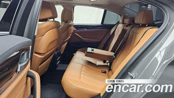 BMW 5 Series 2021, фото 17