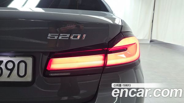 BMW 5 Series 2021, фото 8