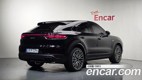 Porsche Cayenne 2020, фото 2