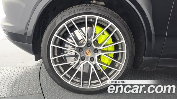 Porsche Cayenne 2020, фото 5