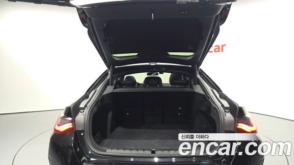 BMW i4 2022, фото 26