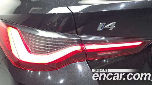 BMW i4 2022, фото 9