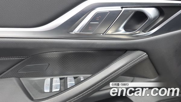 BMW i4 2022, фото 30