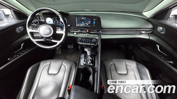 Hyundai Elantra 2023, фото 10