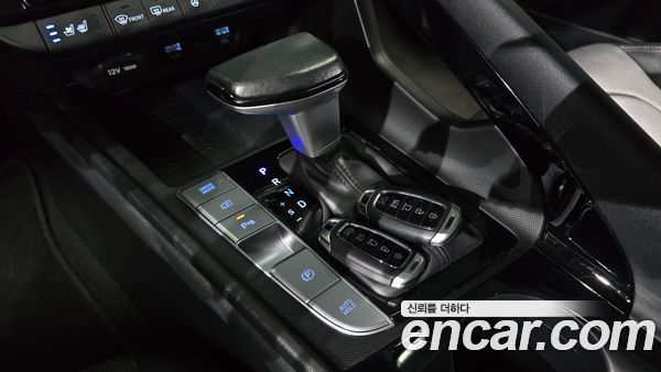 Hyundai Elantra 2023, фото 12