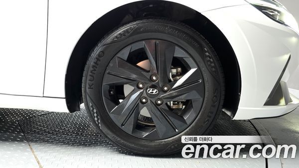 Hyundai Elantra 2023, фото 7