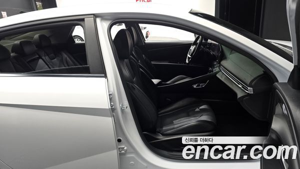 Hyundai Elantra 2023, фото 16