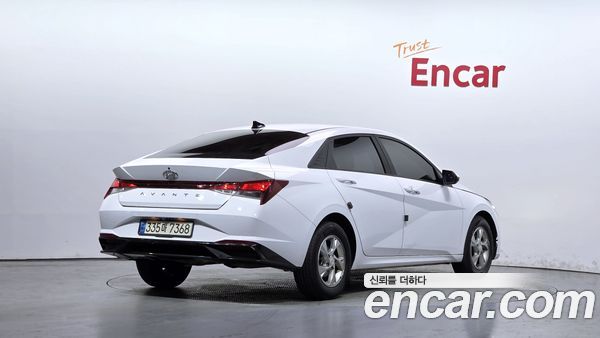 Hyundai Elantra 2022, фото 2