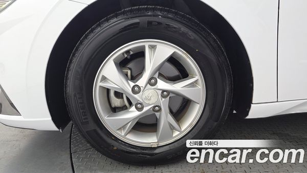Hyundai Elantra 2022, фото 5