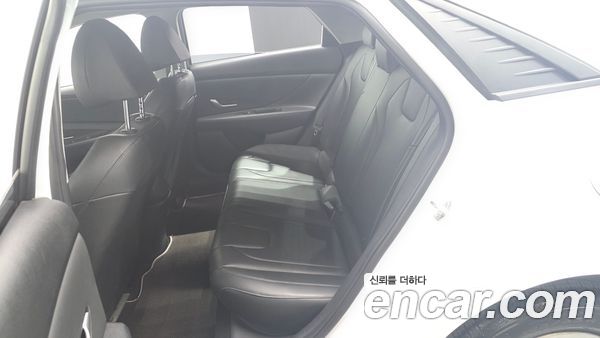 Hyundai Elantra 2022, фото 18