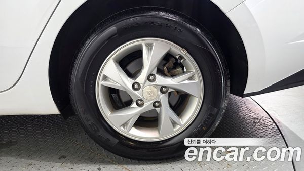 Hyundai Elantra 2022, фото 7