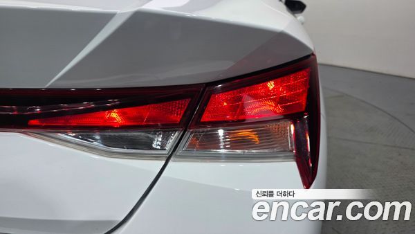 Hyundai Elantra 2022, фото 9
