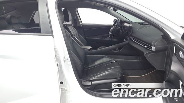 Hyundai Elantra 2022, фото 16