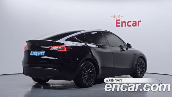 Tesla Model Y 2022, фото 2