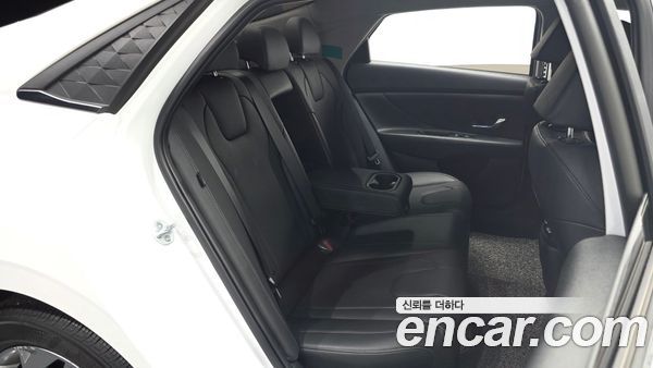 Hyundai Elantra 2024, фото 18