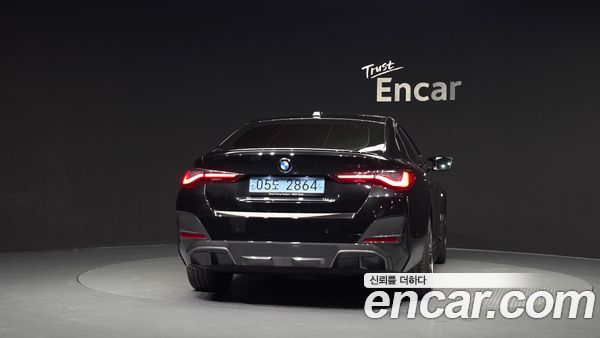 BMW i4 2022, фото 4