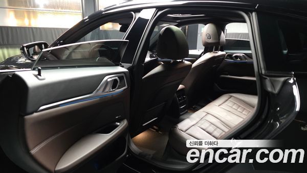 BMW i4 2022, фото 16