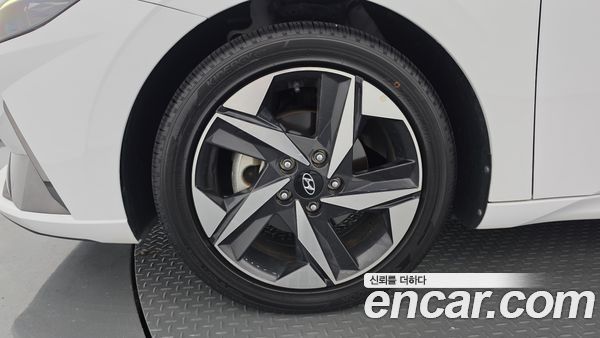 Hyundai Elantra 2021, фото 5