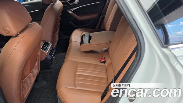 Audi A6 2021, фото 16