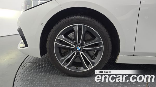 BMW 1 Series 2022, фото 5