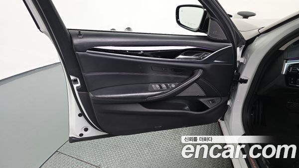 BMW 5 Series 2020, фото 14