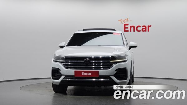 Volkswagen Touareg 2021, фото 2
