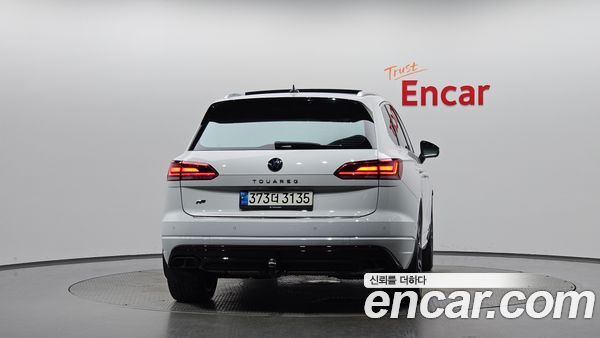 Volkswagen Touareg 2021, фото 3