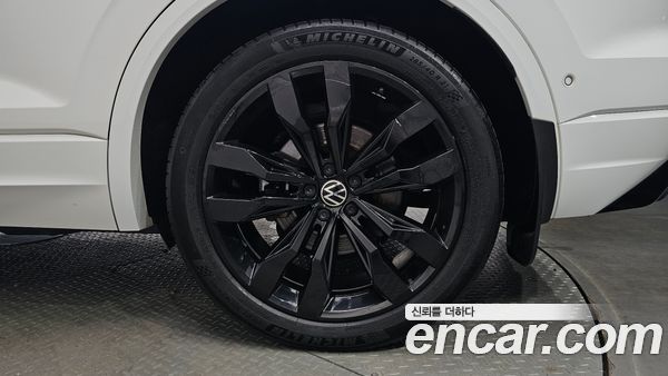 Volkswagen Touareg 2021, фото 6