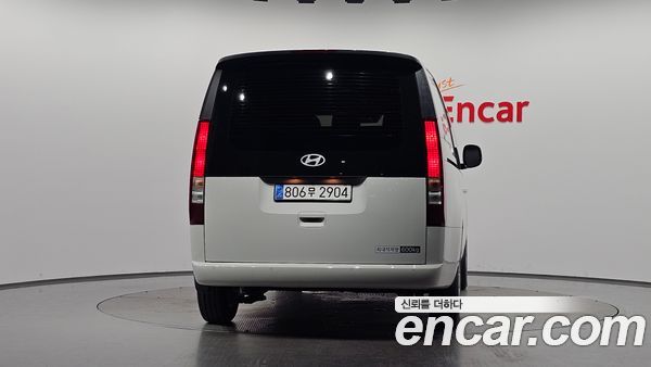 Hyundai Staria 2025, фото 3