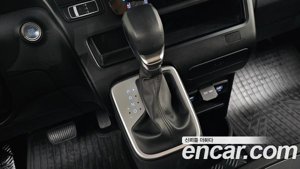 Hyundai Staria 2025, фото 11