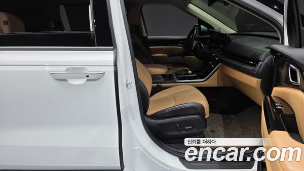 Kia Carnival 2023, фото 11