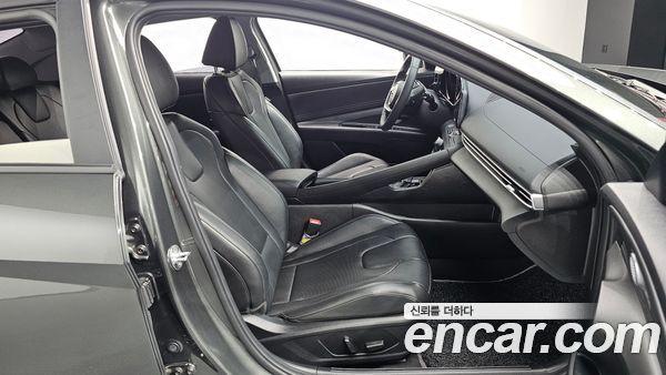 Hyundai Elantra 2023, фото 16