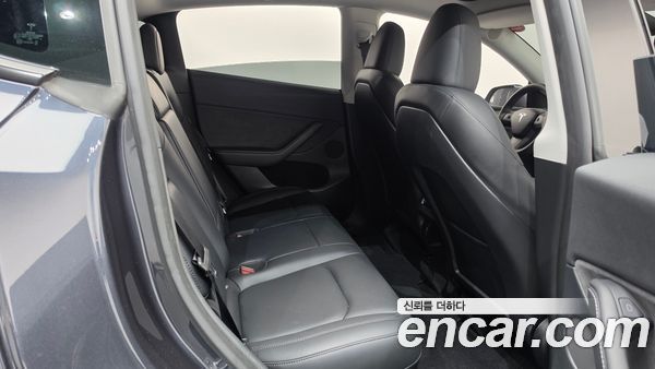 Tesla Model Y 2024, фото 17