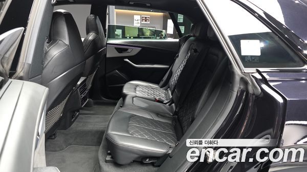 Audi Q8 2021, фото 16