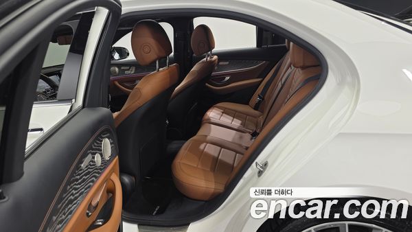 Mercedes-Benz E-Class 2021, фото 17