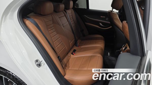 Mercedes-Benz E-Class 2021, фото 18