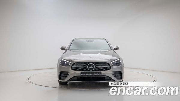 Mercedes-Benz E-Class 2022, фото 6