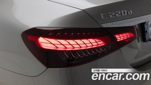 Mercedes-Benz E-Class 2022, фото 20
