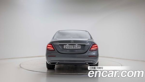 Mercedes-Benz E-Class 2020, фото 7