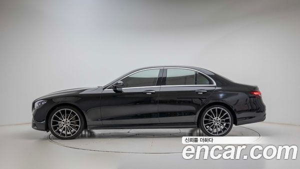 Mercedes-Benz E-Class 2022, фото 8