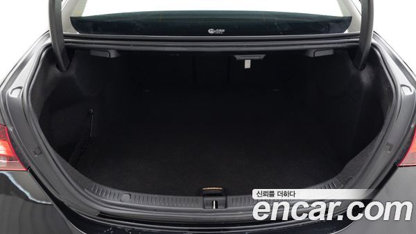 Mercedes-Benz E-Class 2022, фото 10