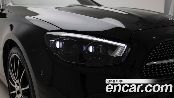 Mercedes-Benz E-Class 2022, фото 12