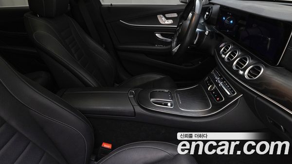 Mercedes-Benz E-Class 2022, фото 15