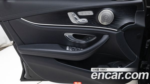 Mercedes-Benz E-Class 2022, фото 18