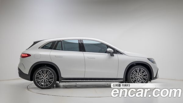 Mercedes-Benz EQE 2024, фото 9