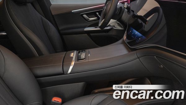 Mercedes-Benz EQE 2024, фото 13