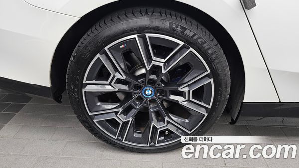 BMW 5 Series 2025, фото 5
