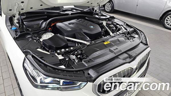 BMW 5 Series 2025, фото 6