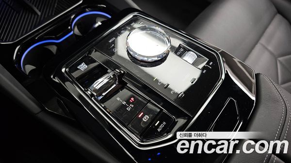 BMW 5 Series 2025, фото 12