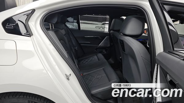 BMW 5 Series 2025, фото 18
